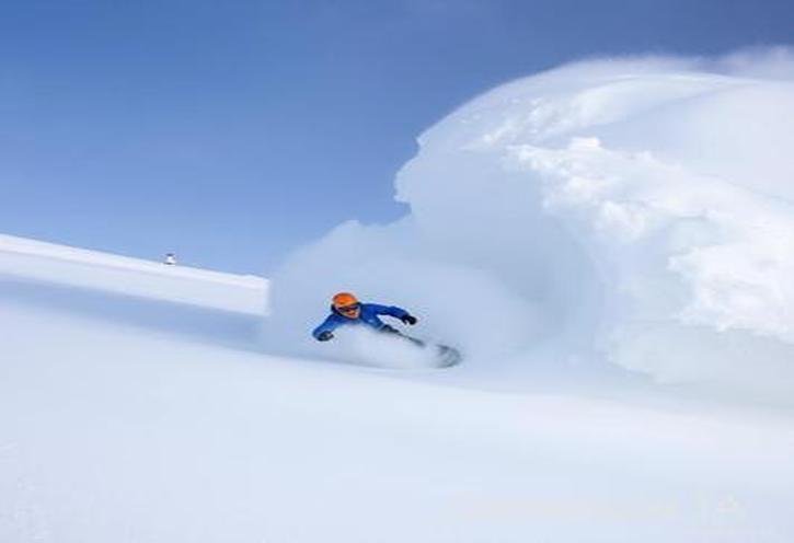 Esquí, montaña nieve y snowboard